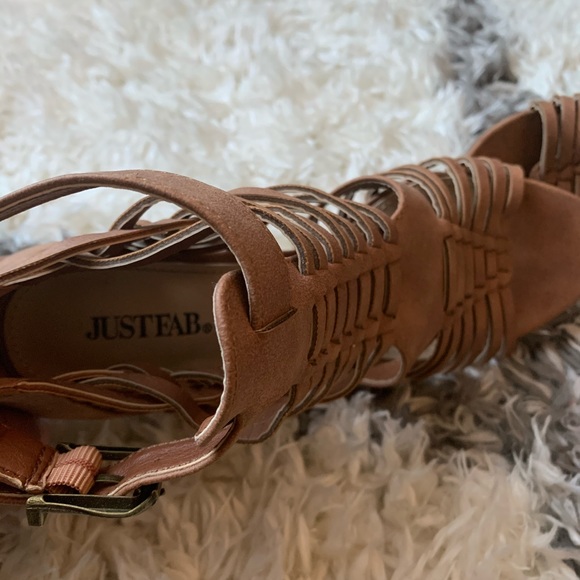 Cognac woven sandal size 7 - Picture 4 of 4